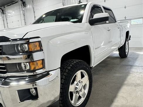 Used 2017 Chevrolet Silverado 2500 LT w/ LT Convenience Package AWD/4WD image 4
