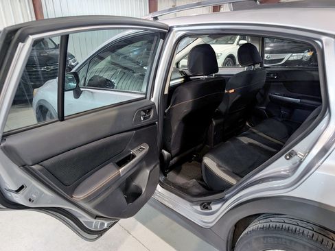 Used 2017 Subaru Crosstrek 2.0i Premium AWD/4WD image 19