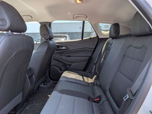 Used 2024 Chevrolet Trax LT w/ Driver Confidence Package FWD image 12