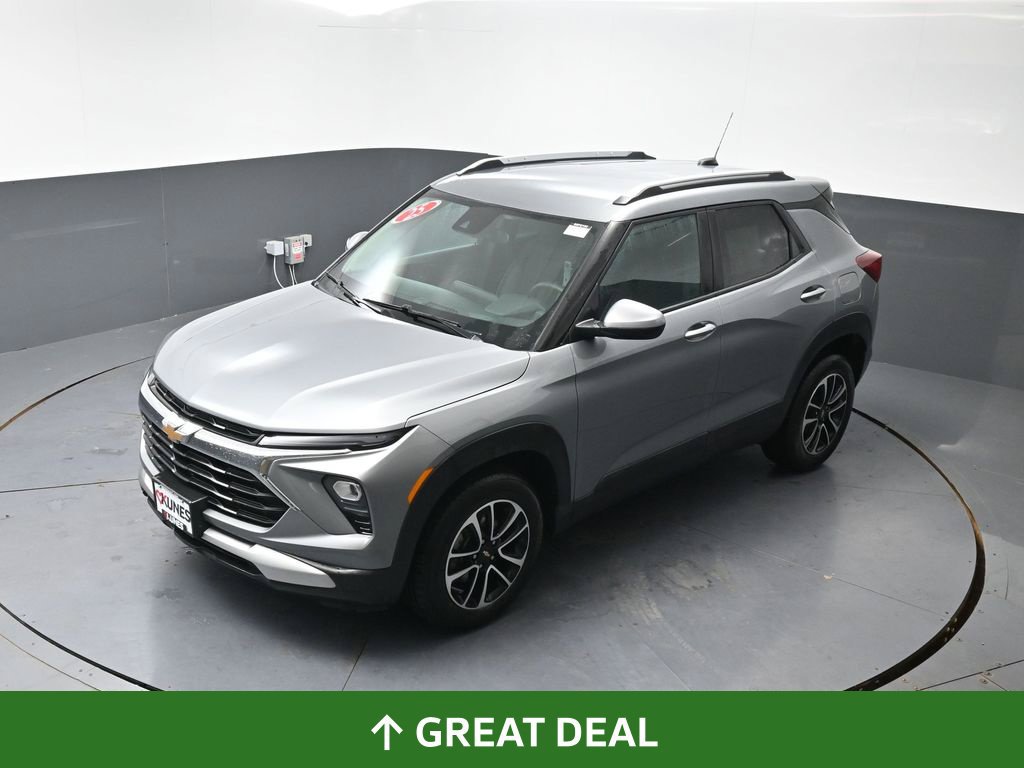 Used 2025 Chevrolet TrailBlazer LT AWD/4WD image 46