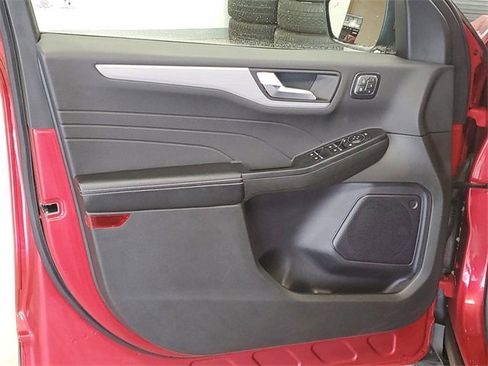 Used 2024 Ford Escape Platinum image 10