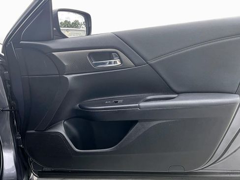 Used 2017 Honda Accord Sport image 23
