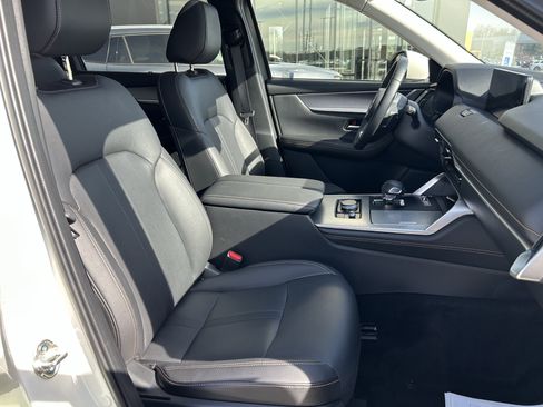 Certified 2025 MAZDA CX-90 3.3 Turbo w/ Preferred Package image 27