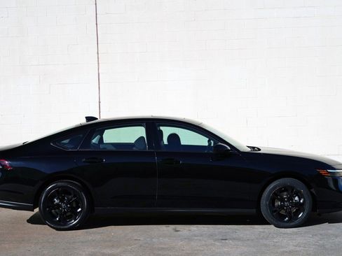 Used 2025 Honda Accord SE image 46