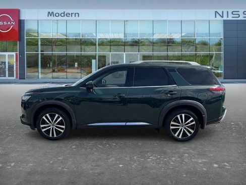 Certified 2024 Nissan Pathfinder Platinum w/ Lighting Package (N92) AWD/4WD image 8