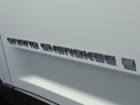 Used 2023 Jeep Grand Cherokee L Limited w/ Luxury Tech Group II image 34