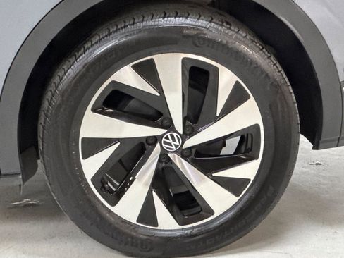 Used 2023 Volkswagen ID.4 Pro AWD/4WD image 25