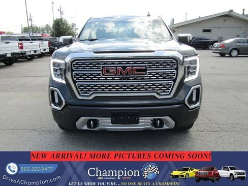Used 2021 GMC Sierra 1500 Denali w/ Denali Ultimate Package AWD/4WD image 2