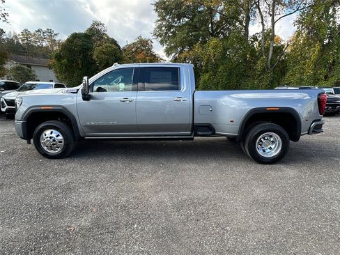 New 2026 GMC Sierra 3500 Denali w/ Denali Reserve Package image 9