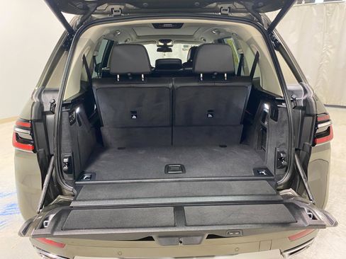 Used 2025 BMW X7 xDrive40i w/ Climate Comfort Package image 27