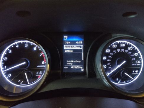 Used 2022 Toyota Camry SE image 23