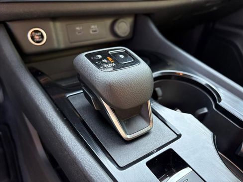 Used 2023 Nissan Rogue S AWD/4WD image 23