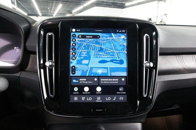 Certified 2023 Volvo C40 P8 Recharge Plus w/ Climate Package AWD/4WD image 13