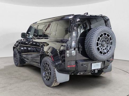 New 2026 Land Rover Defender 110 OCTA image 3