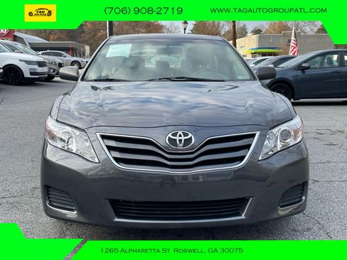 Used 2010 Toyota Camry XLE FWD image 2