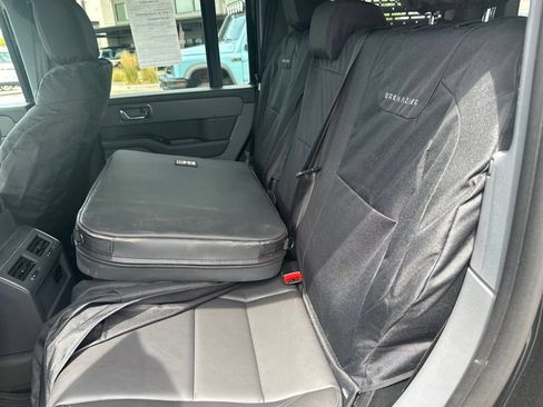Used 2025 INEOS Grenadier AWD/4WD image 18