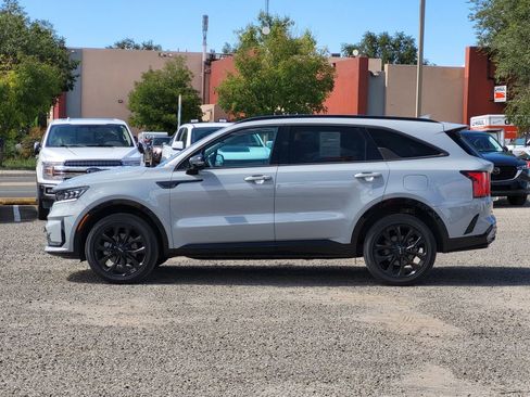 Used 2023 Kia Sorento SX image 4