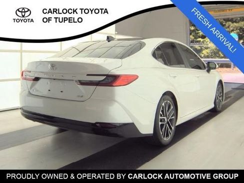 Used 2025 Toyota Camry XLE FWD image 4