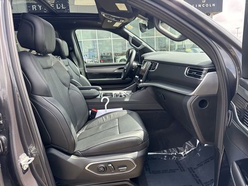 New 2026 Jeep Grand Wagoneer Limited AWD/4WD image 32