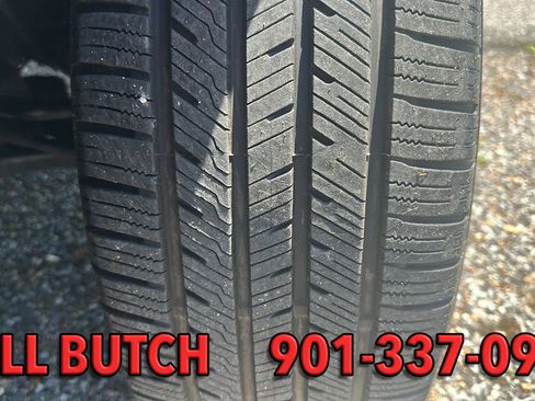 Used 2018 Volkswagen Tiguan SEL FWD image 24