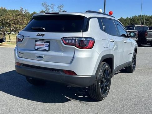 New 2026 Jeep Compass Latitude image 6