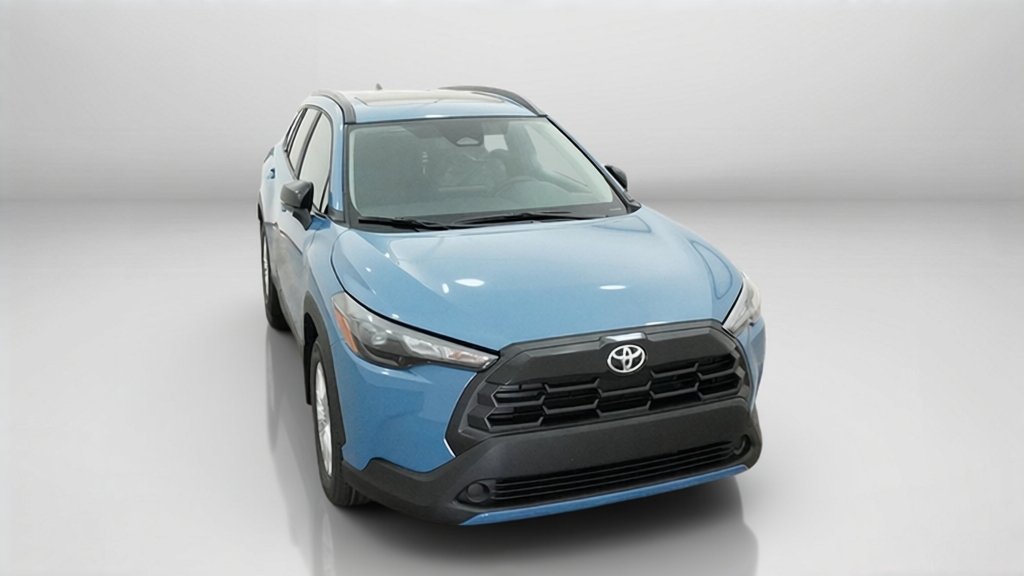 New 2026 Toyota Corolla Cross LE w/ Moonroof Package FWD image 4