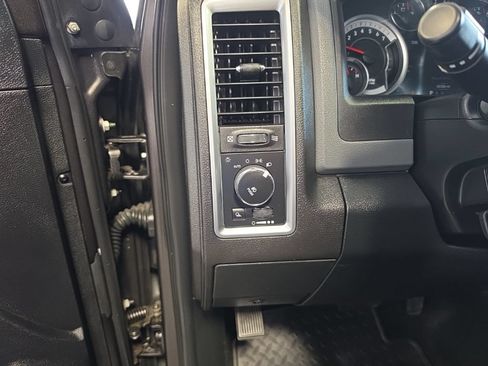 Used 2017 RAM 1500 Big Horn AWD/4WD image 11