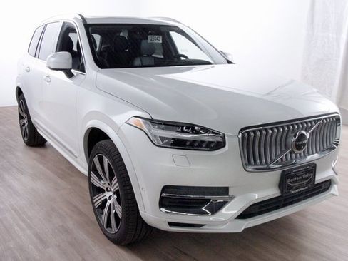 Certified 2025 Volvo XC90 T8 Plus w/ Protection Package Premier image 3