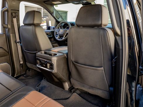 Used 2024 Chevrolet Silverado 3500 High Country w/ Technology Package image 29