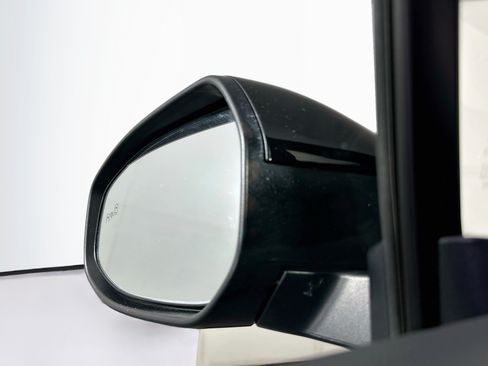 Used 2025 Toyota Prius LE FWD image 16
