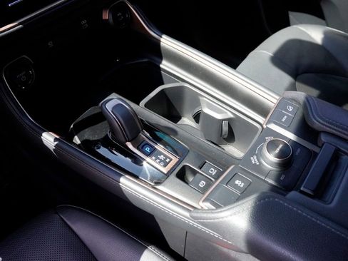 Used 2025 Toyota Grand Highlander AWD Hybrid image 15