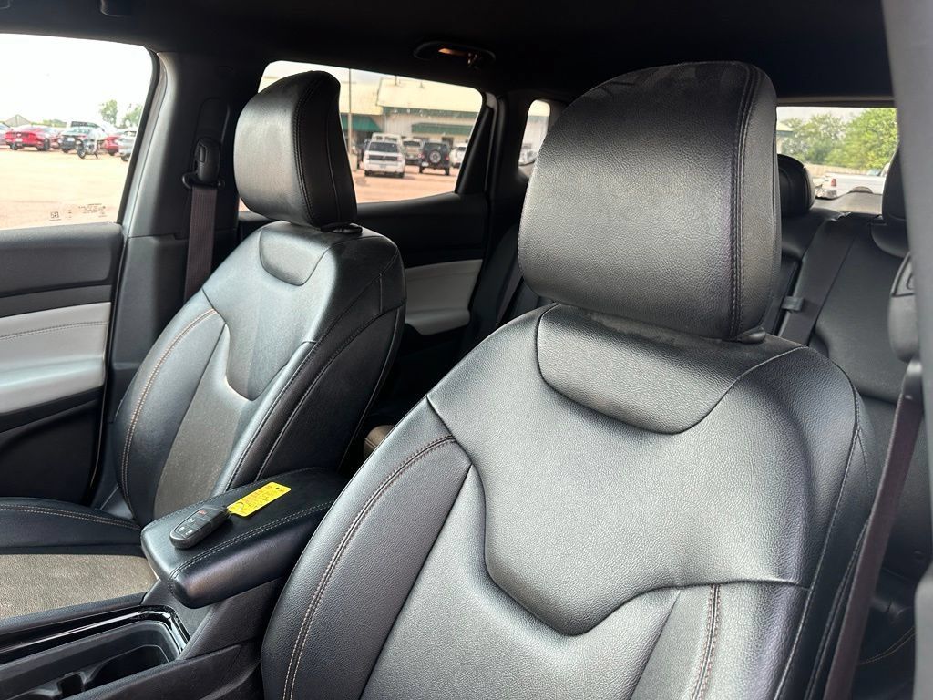 Used 2024 Jeep Compass Limited AWD/4WD image 13