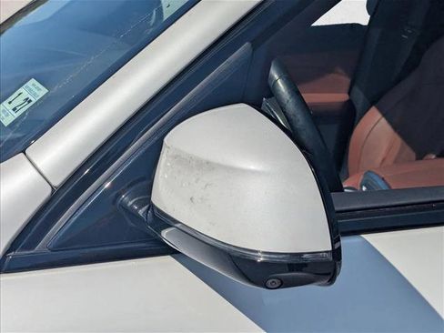 Used 2022 BMW X5 xDrive45e w/ M Sport Package image 20