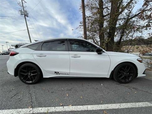 Used 2024 Honda Civic Sport image 2