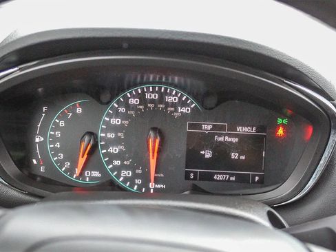 Used 2022 Chevrolet Trax LT w/ LT Convenience Package image 28