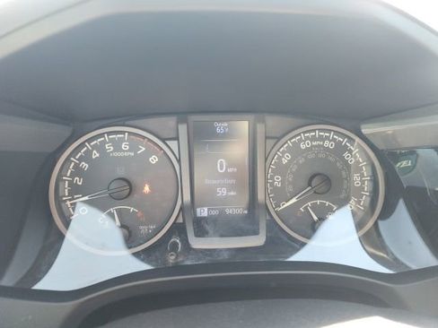 Used 2019 Toyota Tacoma TRD Off-Road w/ Technology Package image 35