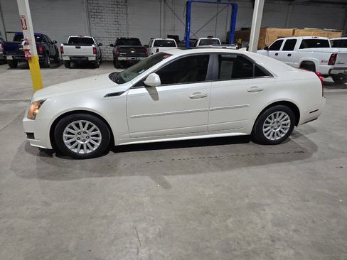 Used 2011 Cadillac CTS Luxury image 4
