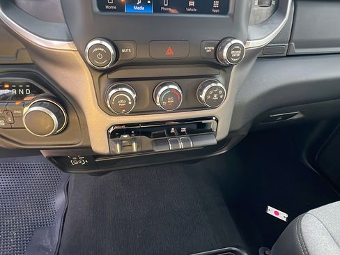 Used 2024 RAM 2500 Big Horn w/ Bed Utility Group image 32