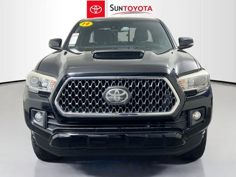 Used 2019 Toyota Tacoma TRD Sport image 10
