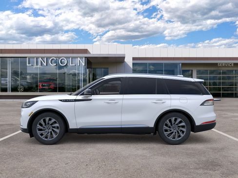 New 2026 Lincoln Aviator AWD image 3