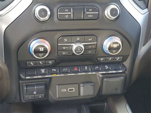 Used 2022 GMC Sierra 2500 SLT w/ SLT Premium Package image 18