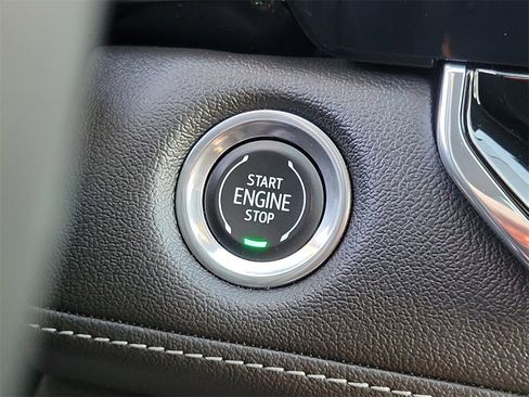 Used 2023 Chevrolet Colorado LT w/ LT Convenience Package II image 8