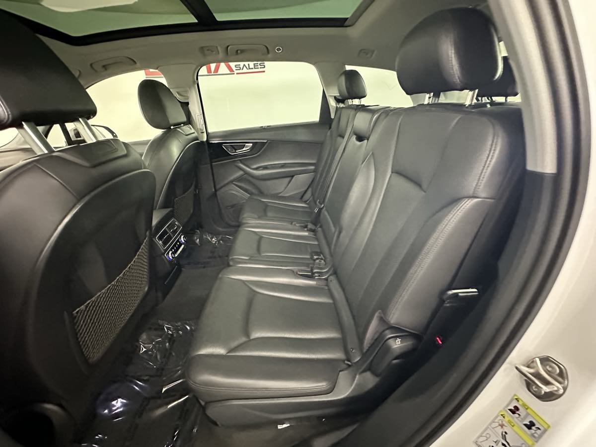 Used 2017 Audi Q7 3.0T Prestige w/ Prestige Package AWD/4WD image 28