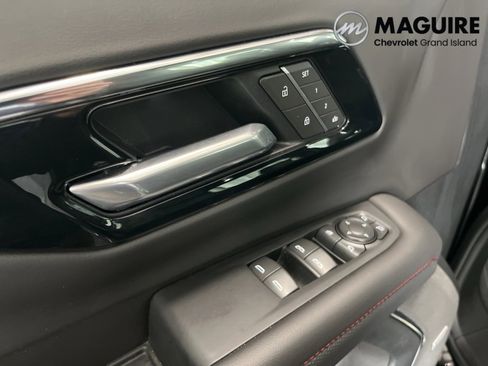 Used 2025 Chevrolet Suburban RST w/ RST Capability Package image 5