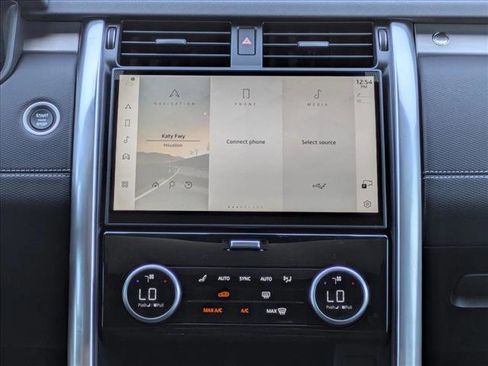 New 2025 Land Rover Discovery Dynamic SE image 12