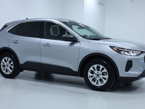 Used 2023 Ford Escape Active image 16