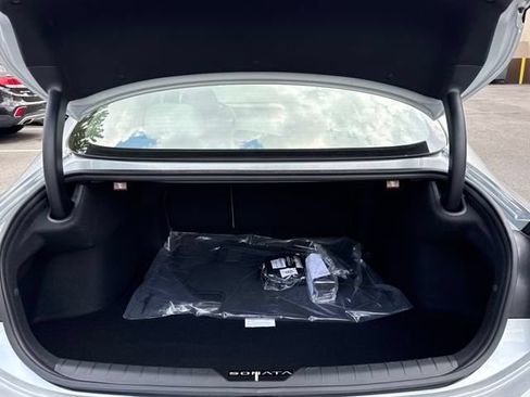 Used 2025 Hyundai Sonata SEL FWD image 12