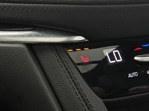 Used 2023 Cadillac XT5 Premium Luxury FWD image 6