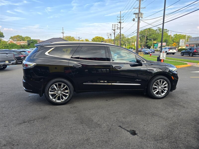 Used 2022 Buick Enclave Avenir w/ Avenir Technology Package AWD/4WD image 28