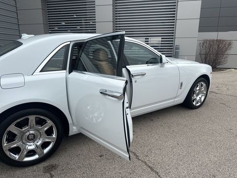 Used 2014 Rolls-Royce Ghost RWD image 29